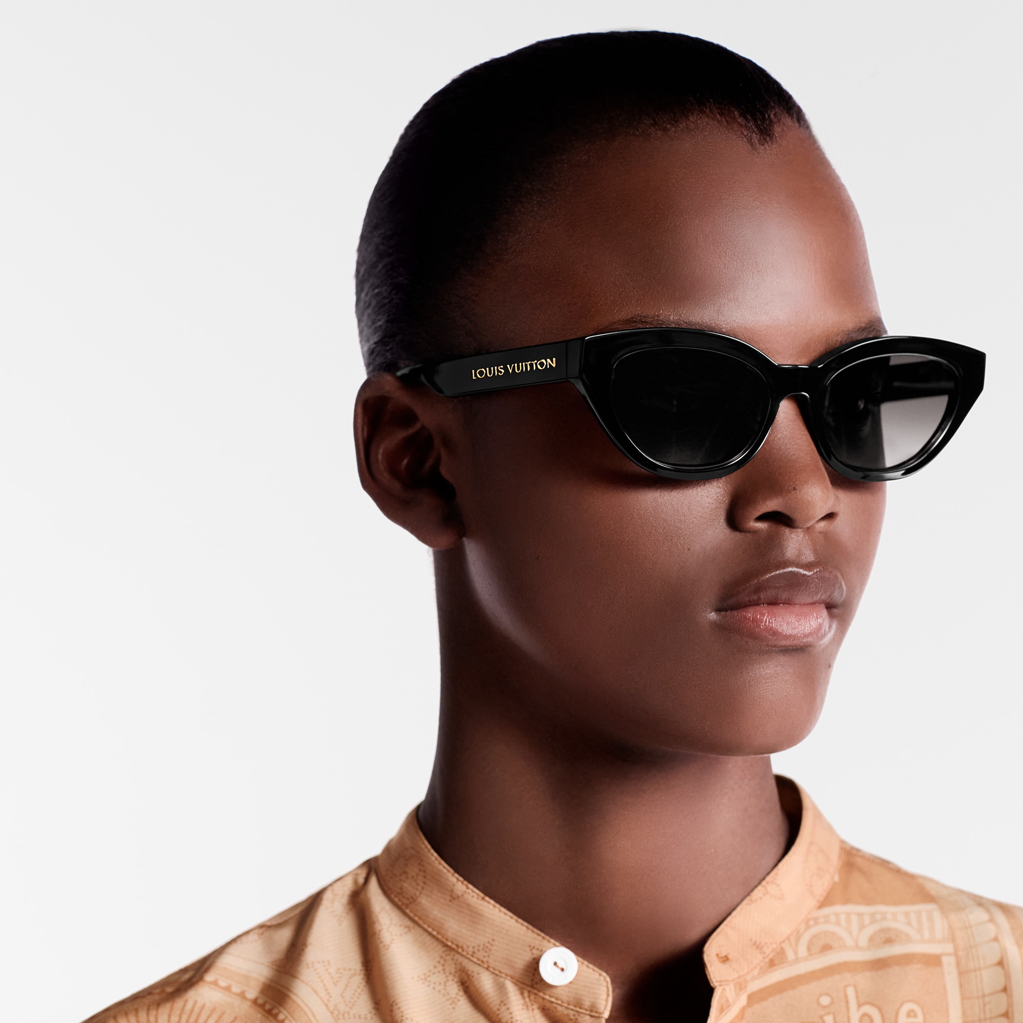 LV Essential Cat Eye Sunglasses S00 - Accessories | LOUIS VUITTON